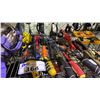 Image 3 : SHELF OF ASSORTED TOOLS AND STANLEY TOOL BAG