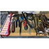 Image 2 : SHELF OF ASSORTED HAND TOOLS