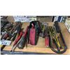 Image 3 : SHELF OF ASSORTED HAND TOOLS