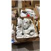 Image 3 : PALLET OF ASSORTED HOUSEHOLD ITEMS: COFFEE MUGS, DRINKING GLASSES, KNIVES TEDDY BEAR & MORE