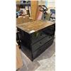 Image 2 : 3-DRAWER WOOD LOWBOY DRESSER