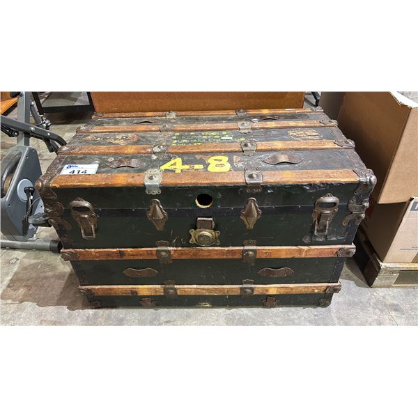 VINTAGE WOOD & METAL STEAMER TRUNK *LOCK NEEDS REPAIR*