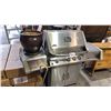 Image 1 : NAPOLEON PRESTIGE PROPANE BARBECUE WITH PLANT POT & CANE