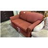 Image 3 : RED FABRIC UPHOLSTERED LOVESEAT WITH PULL-OUT SOFA BED