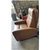 Image 2 : BROWN LEATHER RECLINER