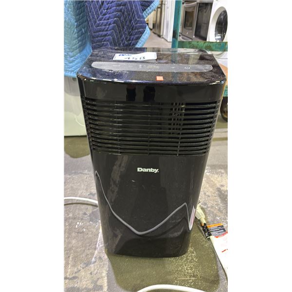 DANBY PORTABLE 8,000 BTU AIR CONDITIONER *NO HOSE*