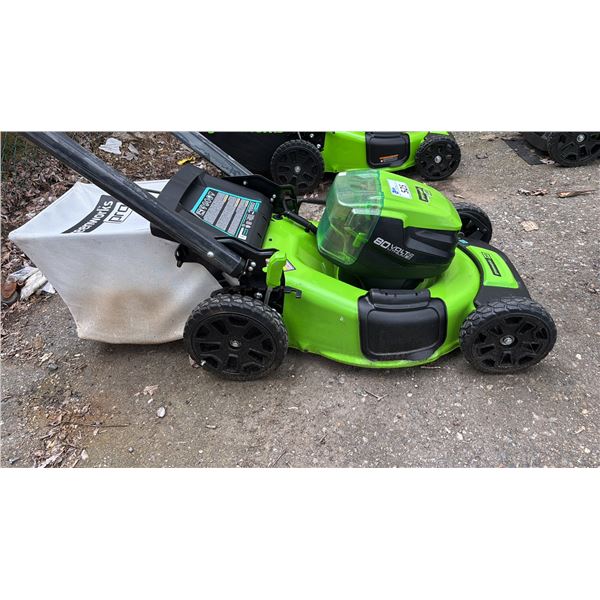 GREENWORKS PRO CORDLESS 21" LAWNMOWER WITH GRASS CATCHER *NO BATTERY/NO CHARGER/WORKING CONDITION
