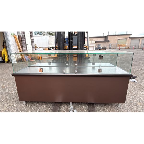 5' WIDE RETAIL SHOWCASE WITH WOOD BASE GLASS TOP *NO KEY*