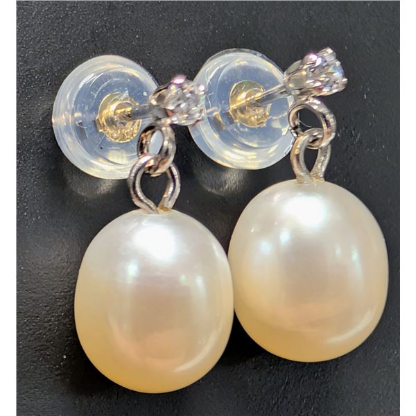 10K(1.08G), F.W.PEARL & LAB DIAMOND (0.05CT) EARRING, SUGGESTED RETAIL VALUE $400