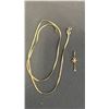 Image 1 : 10KT GOLD HERRINGBONE CHAIN & 10KT GOLD PALM TREE PENDANT