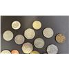 Image 5 : BAG OF ASSORTED FOREIGN PAPER & COIN CURRENCY
