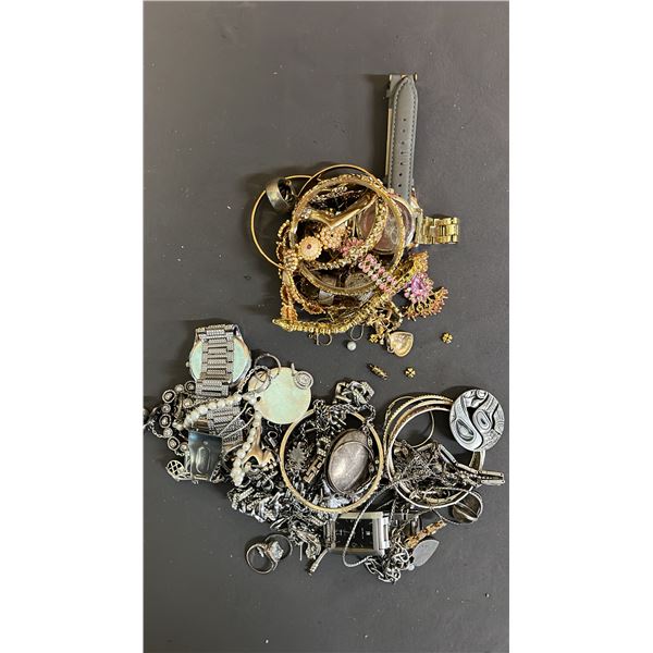 BAG OF ASSORTED JEWELRY & WATCHES