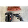 Image 3 : BIN OF CAP GUN & ASSORTED HOLSTERS