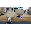 Image 3 : COLLECTION OF VINTAGE CORNING WARE WALKING WARE CHINA