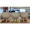 Image 4 : COLLECTION OF VINTAGE CORNING WARE WALKING WARE CHINA