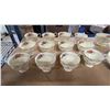 Image 2 : SHELF OF VINTAGE PARAGON DOUBLE WARRANT CHINA