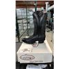 Image 1 : PAIR OF ALBERTA BOOTS BLACK LEATHER MEN'S COWBOY BOOTS: SIZE 12.5 EE