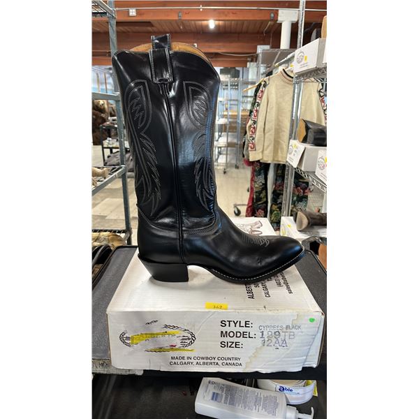 PAIR OF ALBERTA BOOTS BLACK LEATHER MEN'S COWBOY BOOTS: SIZE 12AA