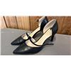 Image 5 : 4 PAIRS SHOES. LADIES SIZE US 9 / EURO 40. LIKE NEW CONDITION
