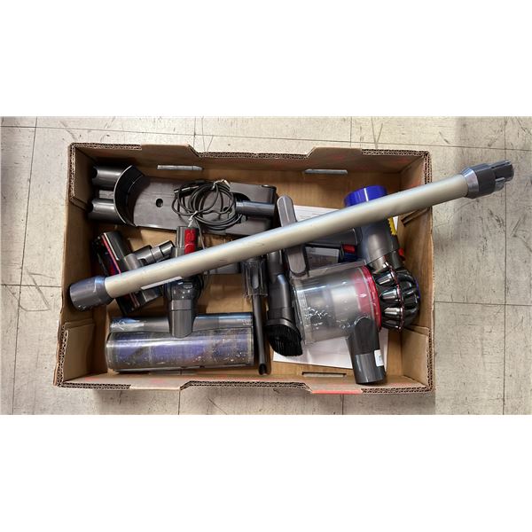 DYSON V8 ANIMAL VACUUM WITH ACCESSORIES. TESTED WORKS