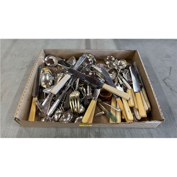 TRAY OF ASSORTED FLATWARE