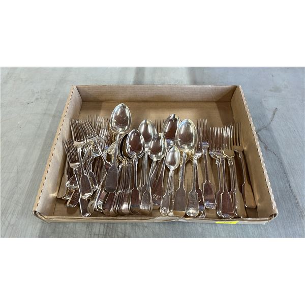 TRAY OF ASSORTED FLATWARE