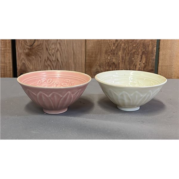 PAIR OF CREAMY GLAZED WINE BOWLS