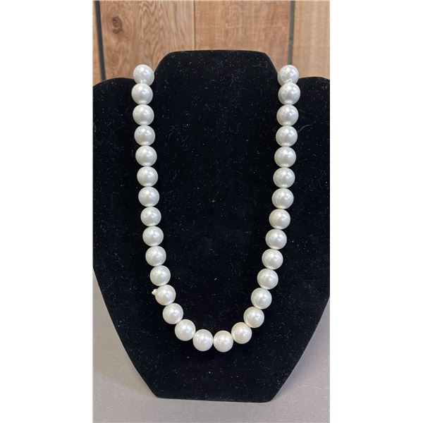 JAPANESE SEA PEARL NECKLACE