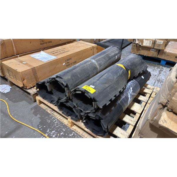 PALLET OF  BLACK GYM MATS