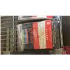 Image 2 : SHELF OF REVERSIBLE KNEE SLEEVES AND GLOVES