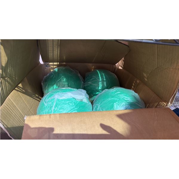 *NEW IN BOX* (4) MEDICINE BALL