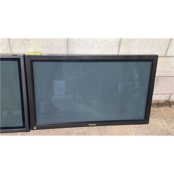 PANASONIC 42'' TV ( NO POWER CODE/UNKNOWN WORKING CONDITION)