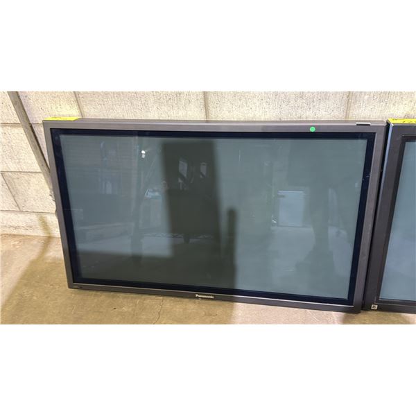PANASONIC 42'' TV ( NO POWER CODE/UNKNOWN WORKING CONDITION)