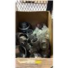 Image 2 : BOX OF ASSORTED METAL CONDUIT FITTING CONNECTORS