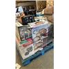 Image 2 : PALLET OF HOUSEHOLD ITEMS: GOURMIA ICE CREAM & FROZEN DRINK MAKER, TRAMONTINA CAST IRON SET,