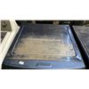 Image 8 : SAMSUNG FRONT LOAD WASHER & DRYER SET: *TOP OF WASHING MACHINE IS SCRATCHED*