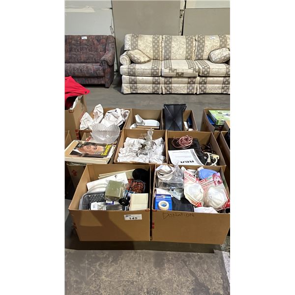 PALLET OF HOUSEHOLD ITEMS: SAMSUNG 5-DISC CD PLAYER, KITCHENWARE, BOOKS & MORE *MUST TAKE ALL ON