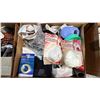 Image 2 : PALLET OF HOUSEHOLD ITEMS: SAMSUNG 5-DISC CD PLAYER, KITCHENWARE, BOOKS & MORE *MUST TAKE ALL ON
