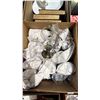 Image 5 : PALLET OF HOUSEHOLD ITEMS: SAMSUNG 5-DISC CD PLAYER, KITCHENWARE, BOOKS & MORE *MUST TAKE ALL ON
