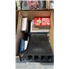 Image 9 : PALLET OF HOUSEHOLD ITEMS: SAMSUNG 5-DISC CD PLAYER, KITCHENWARE, BOOKS & MORE *MUST TAKE ALL ON
