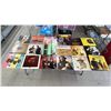 Image 2 : SHELF OF ASSTD VINYL ALBUMS INCLUDING: GORDON LIGHTFOOT, ROBERTA FLACK, NAT KING COLE & MORE