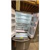 Image 2 : SAMSUNG 32" WIDE STAINLESS STEEL FRENCH DOOR FRIDGE WITH BOTTOM FREEZER DRAWER