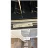 Image 4 : KITCHENAID FLAT TOP ELECTRIC RANGE WITH CONVECTION OVEN