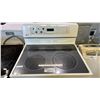 Image 2 : LG FLAT TOP ELECTRIC RANGE WITH CONVECTION OVEN