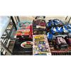 Image 2 : SHELF OF ASSORTED SPORTS & COLLECTIBLE CARDS
