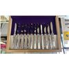 Image 3 : ROGERS NOBILITY WINDSONG SILVER PLATED CUTLERY SET WITH WOODEN CASE
