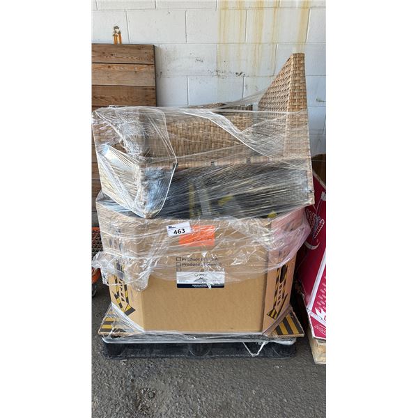 PALLET OF ASSTD. WICKER FURNITURE PIECES & WINDSHIELD WIPERS *WORKING CONDITION UNKNOWN/MAY BE