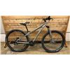 Image 1 : DEVINCI 24-SPEED BICYCLE