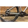 Image 4 : DEVINCI 24-SPEED BICYCLE
