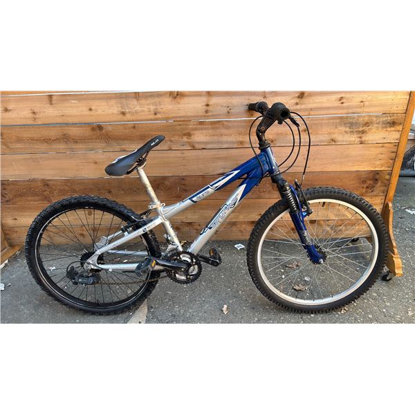 GARY FISHER TYRO 18-SPEED BICYCLE *SLIPPED CHAIN*